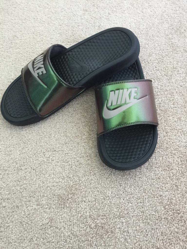 nike sliders 5.5
